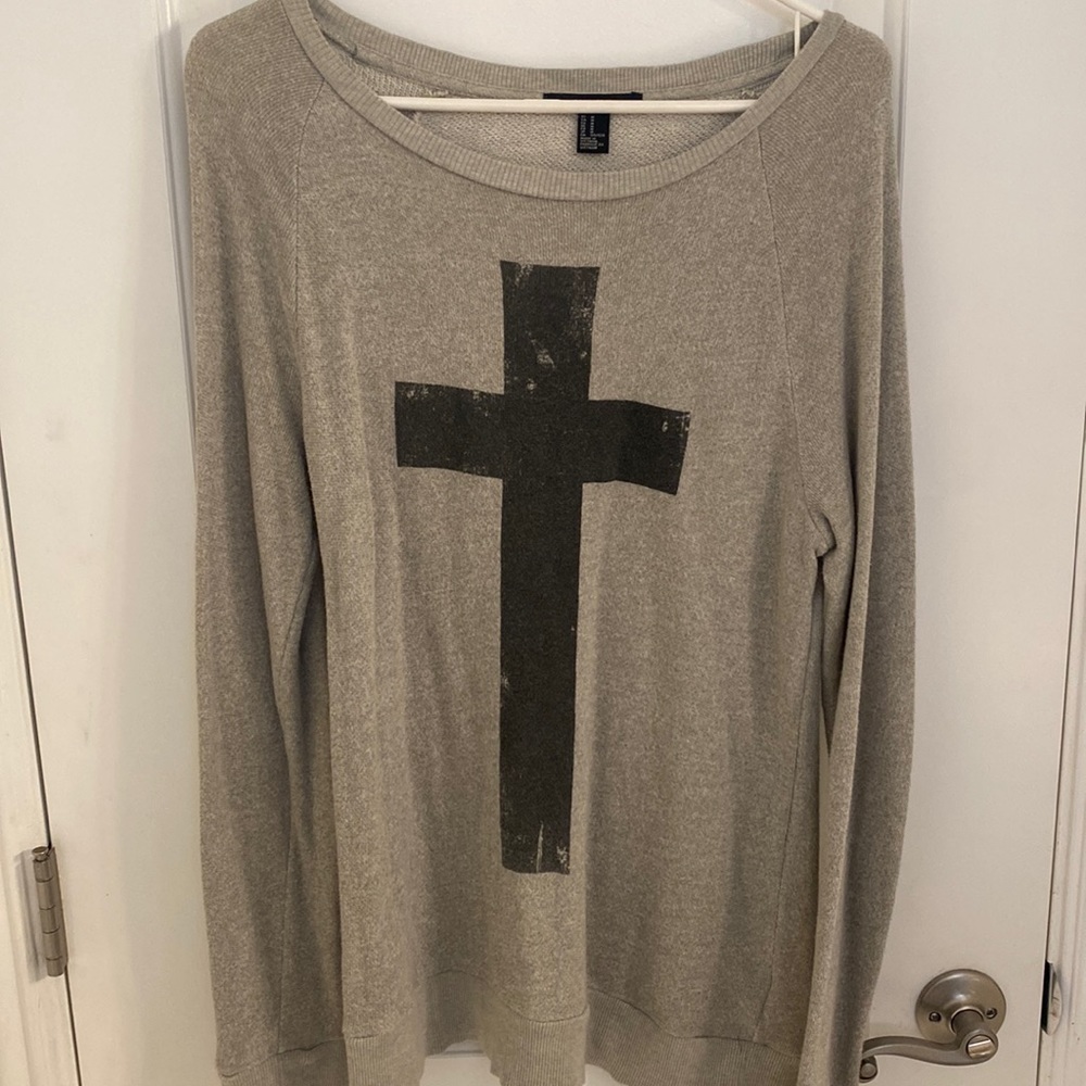 Forever 21 cross sweater size medium